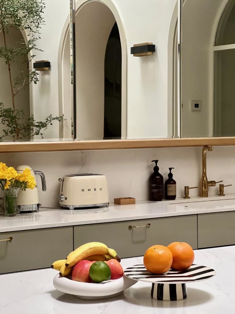 Private visit Marie-Virginie and Arthur, Vanessa Faivre, Paris, text and photo Billie Blanket