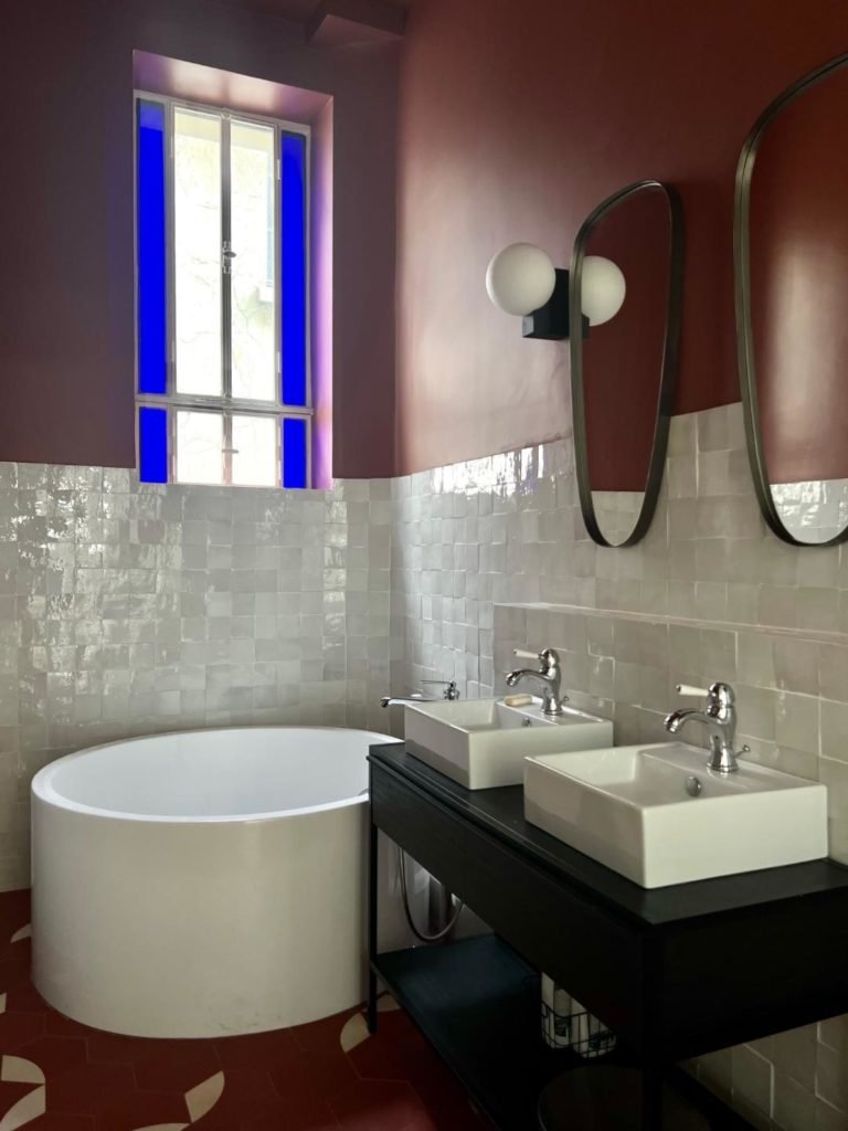 Private visit Marie-Virginie and Arthur, Vanessa Faivre, Paris, text and photo Billie Blanket