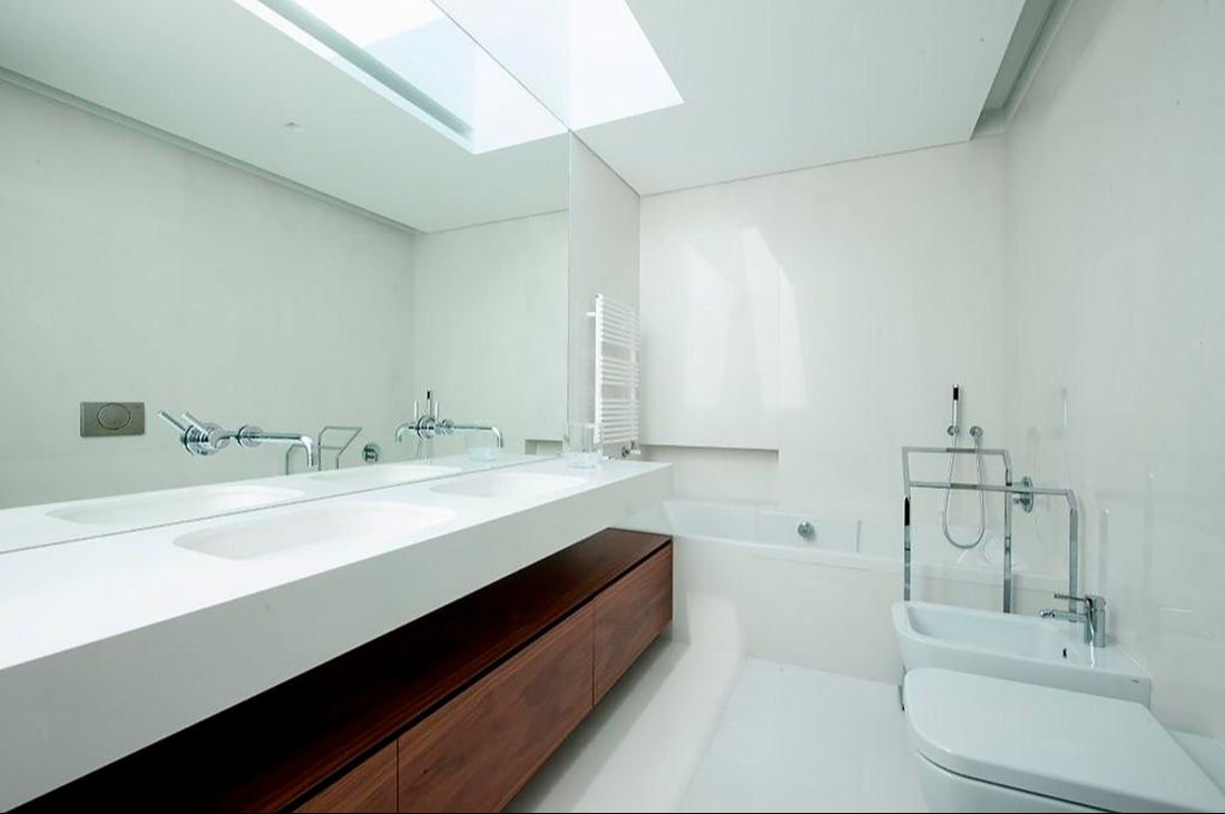 Modern bathroom decoration
