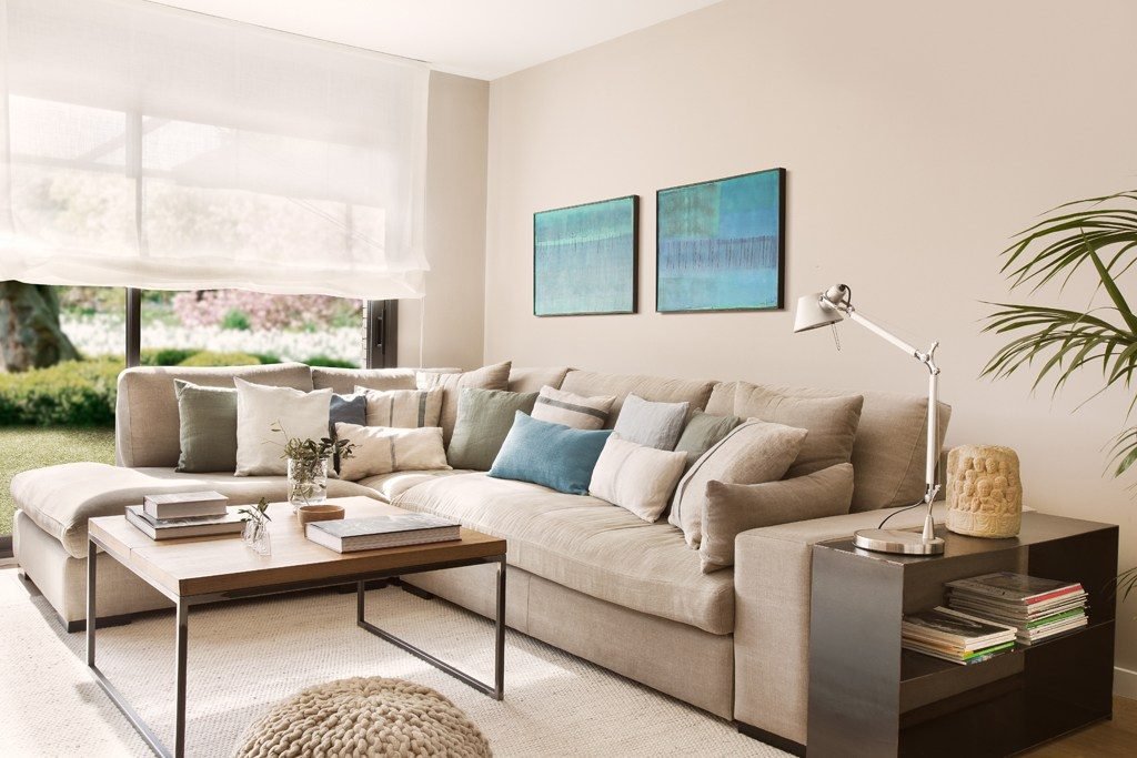 decorative objects for coffee table