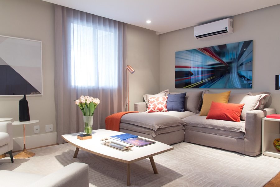 how to decorate a coffee table