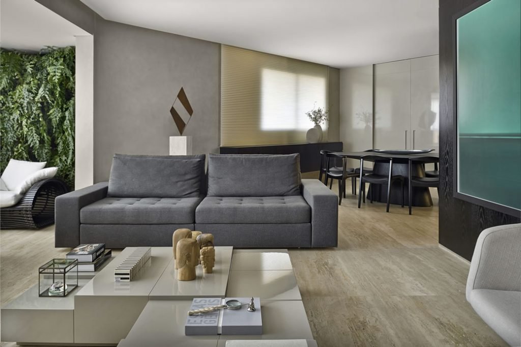 how to decorate a coffee table