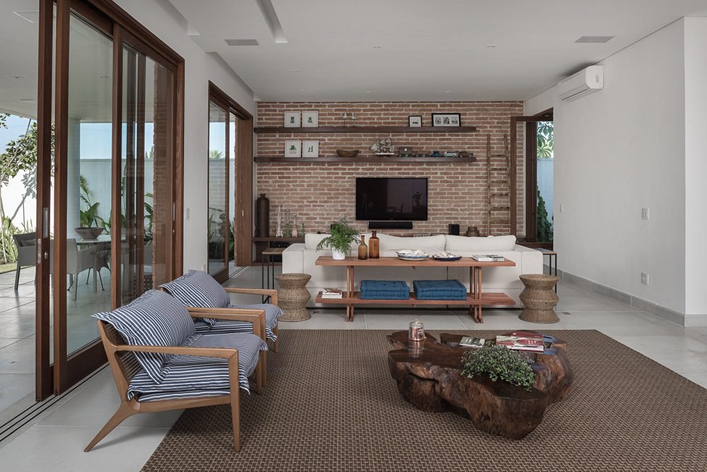 how to decorate a rustic coffee table