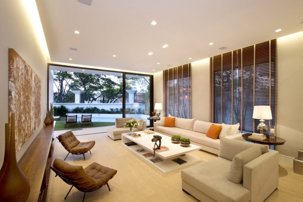 how to decorate a coffee table