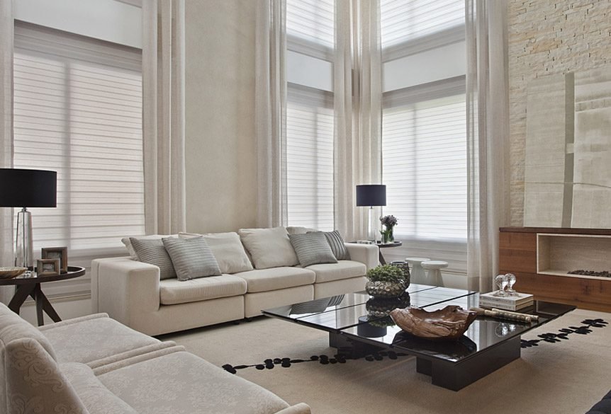 objects to decorate the coffee table