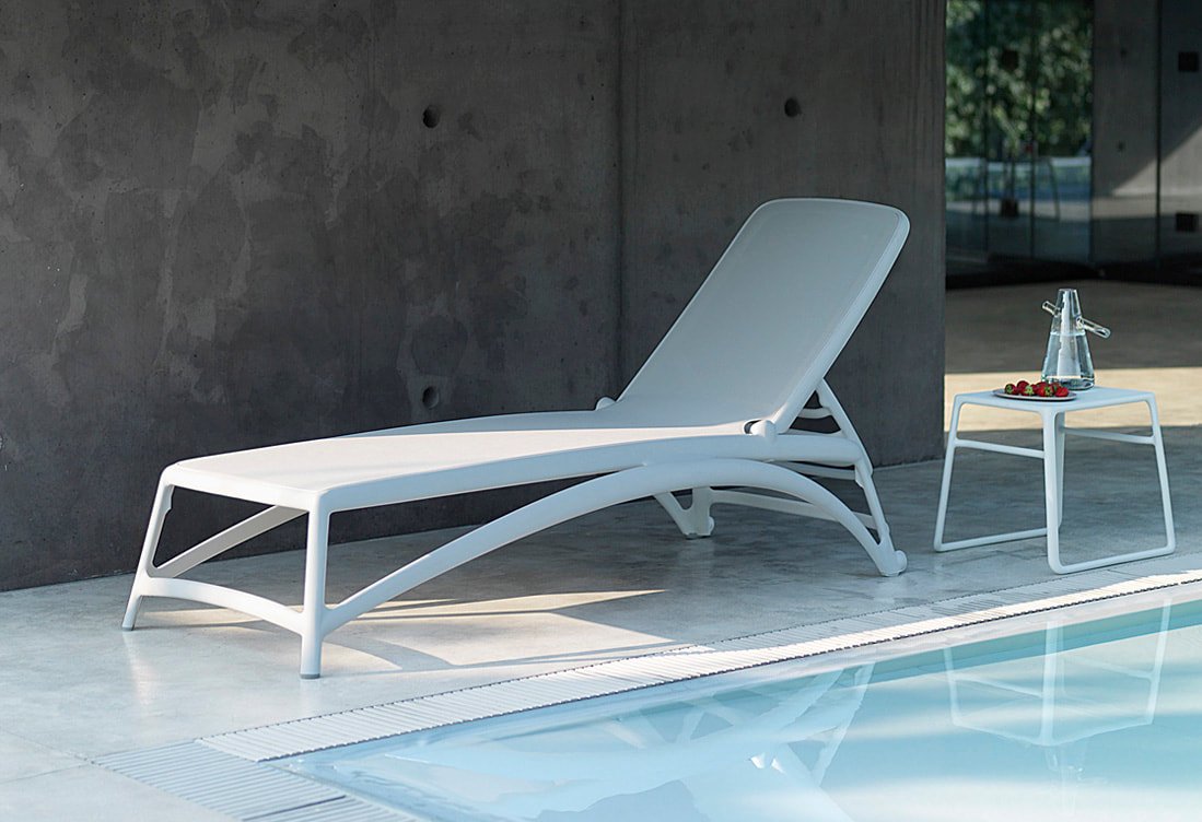 Nardi Antico pool lounger