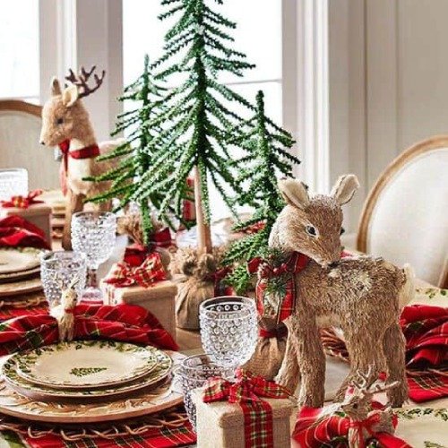 Festive table decoration - Christmas figurines