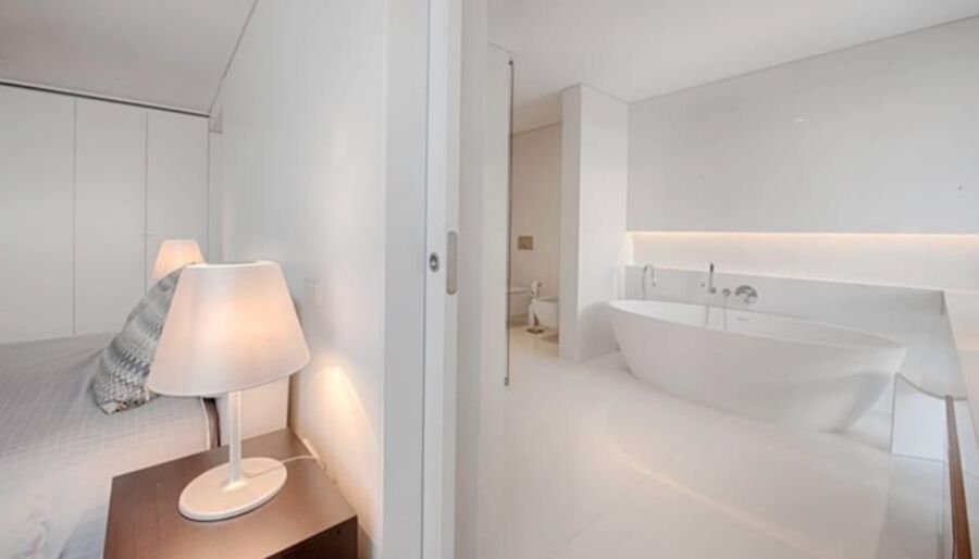 Suite bathroom decoration