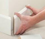 How to correctly mount a decorative plinth