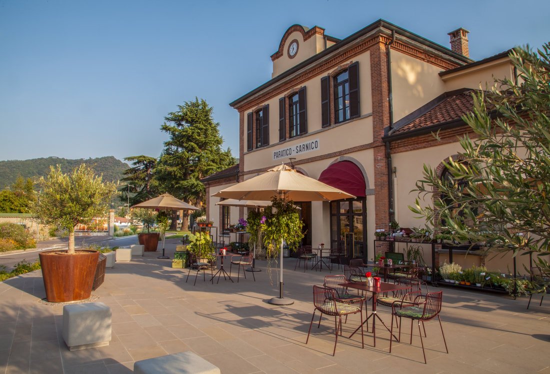 Exterior of the Paratico-Sarnico railway station