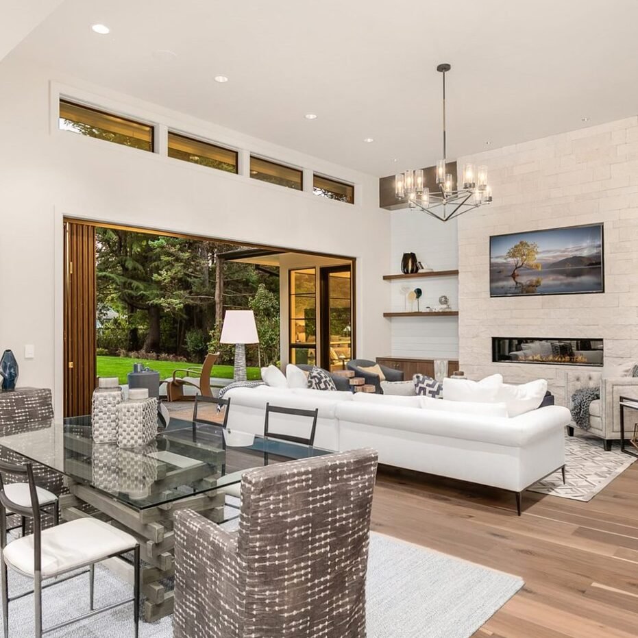 Suspended solid wood bathroom furniture